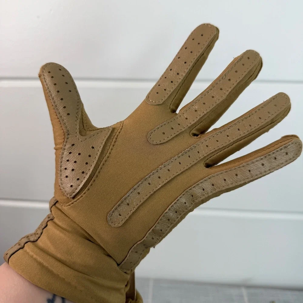 Isotoner Warm Ups by Aris One‎ Size Driving Gloves Tan Vintage New without tags